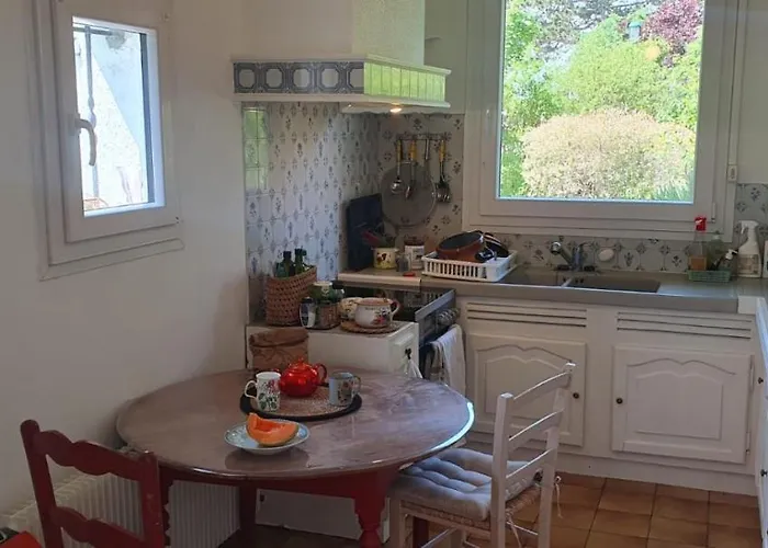 Casa vacanze Maison Au Calme Avec Jardin Près Du Château, Forêt Et