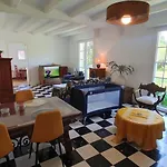 Сasa de vacaciones Maison Au Calme Avec Jardin Pres Du Chateau, Foret Et