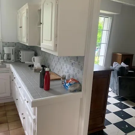 Maison Au Calme Avec Jardin Pres Du Chateau, Foret Et Ferienhaus *