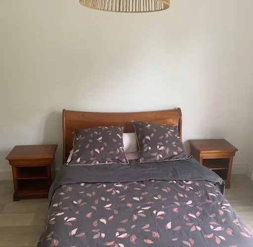 Maison Au Calme Avec Jardin Près Du Château, Forêt Et Hébergement de vacances *