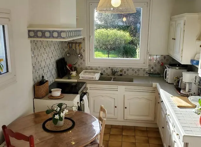 Maison Au Calme Avec Jardin Près Du Château, Forêt Et