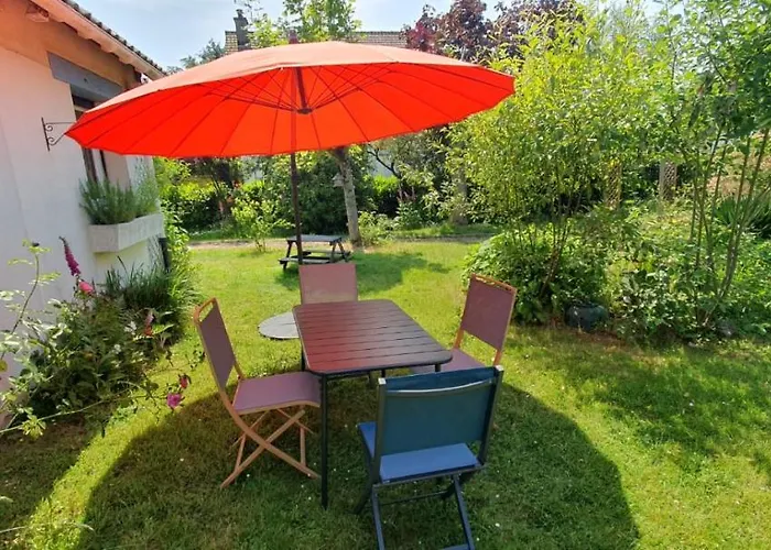 Maison Au Calme Avec Jardin Près Du Château, Forêt Et *
